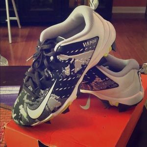 VPR Untouchable shark 3 Football Cleats
